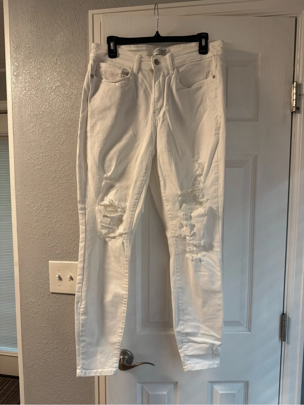Judy Blue Mid-Rise White Distressed Skinny Jeans, Size 14W. Like New